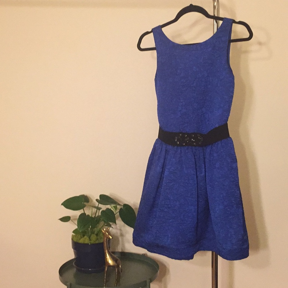 BCBG cocktail dress with tulle lining
